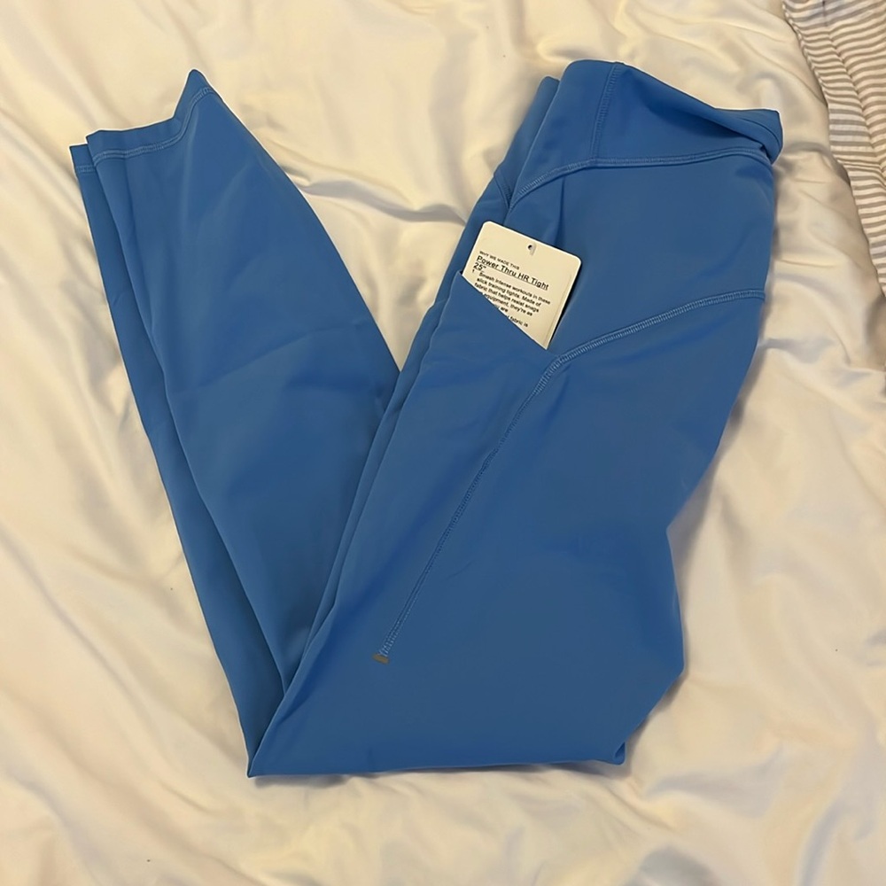 NWT Lululemon power thru hr tight 25” leggings in blue Nile
